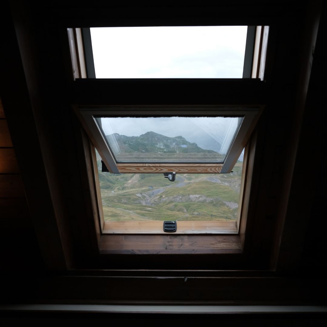 Kusen Ventilasi Kayu